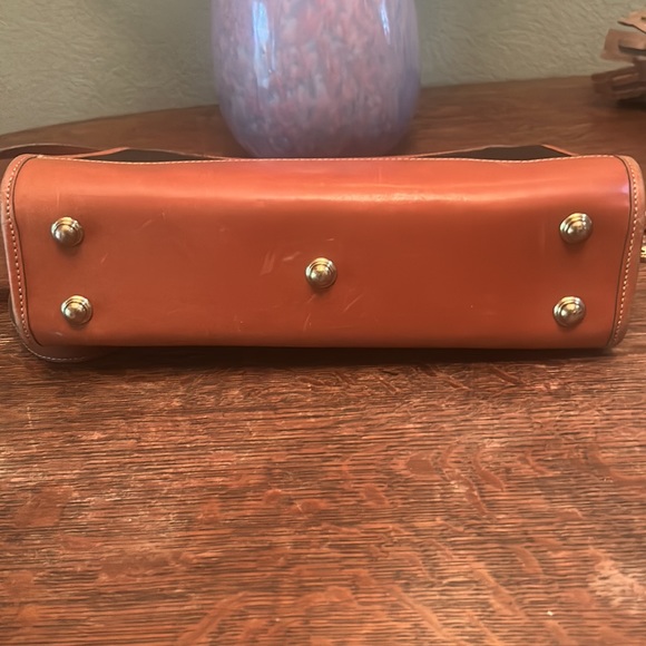 Dooney & Bourke All Weather Leather Vintage Dover Shoulderbag/Crossbody - Picture 12 of 16